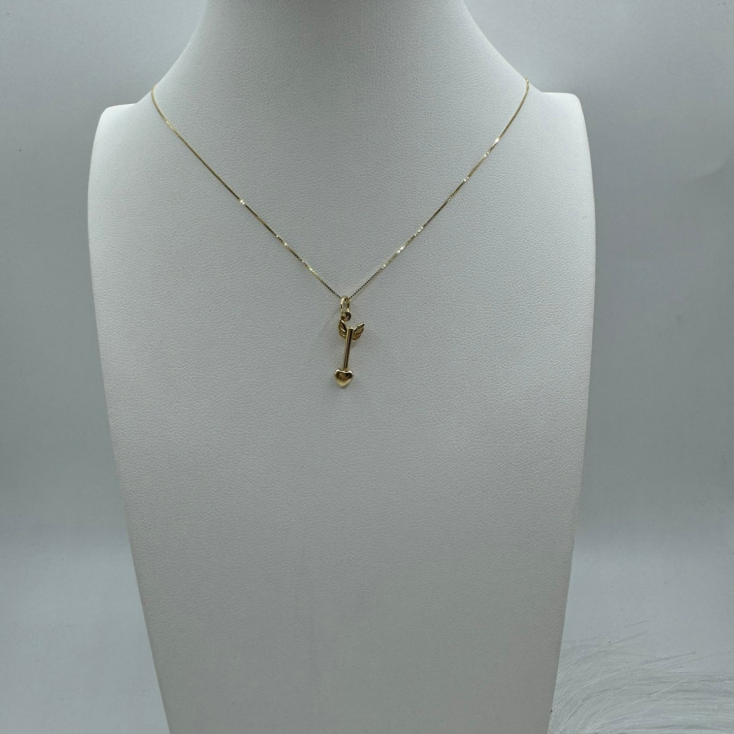 Collana con freccia cupido oro