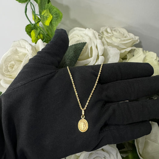 Collana fune con pendente dea oro