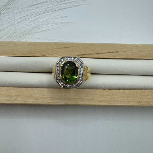 Anello Uomo scudo diamanti con pietra verde oro