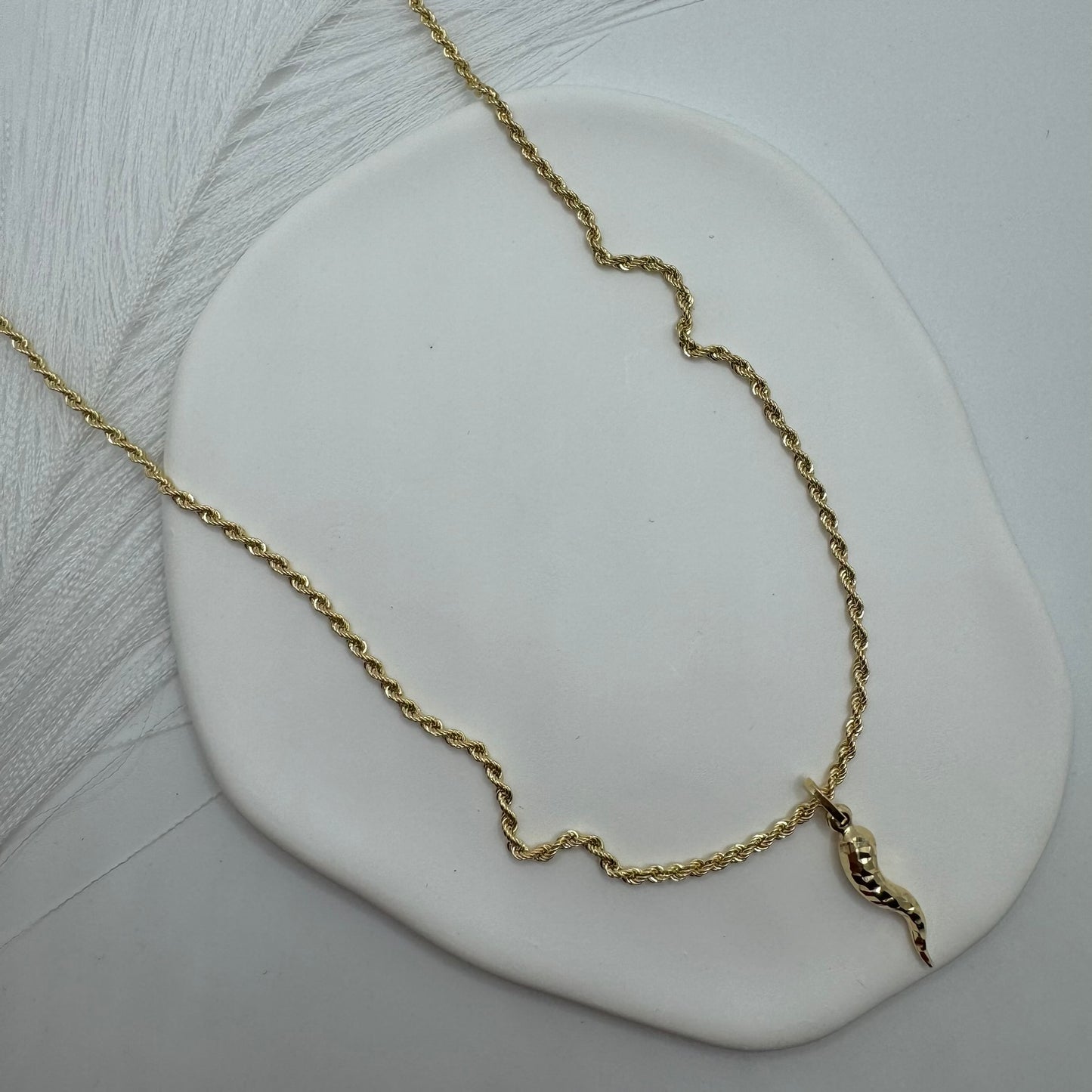 Collana fune con corno diamantato oro