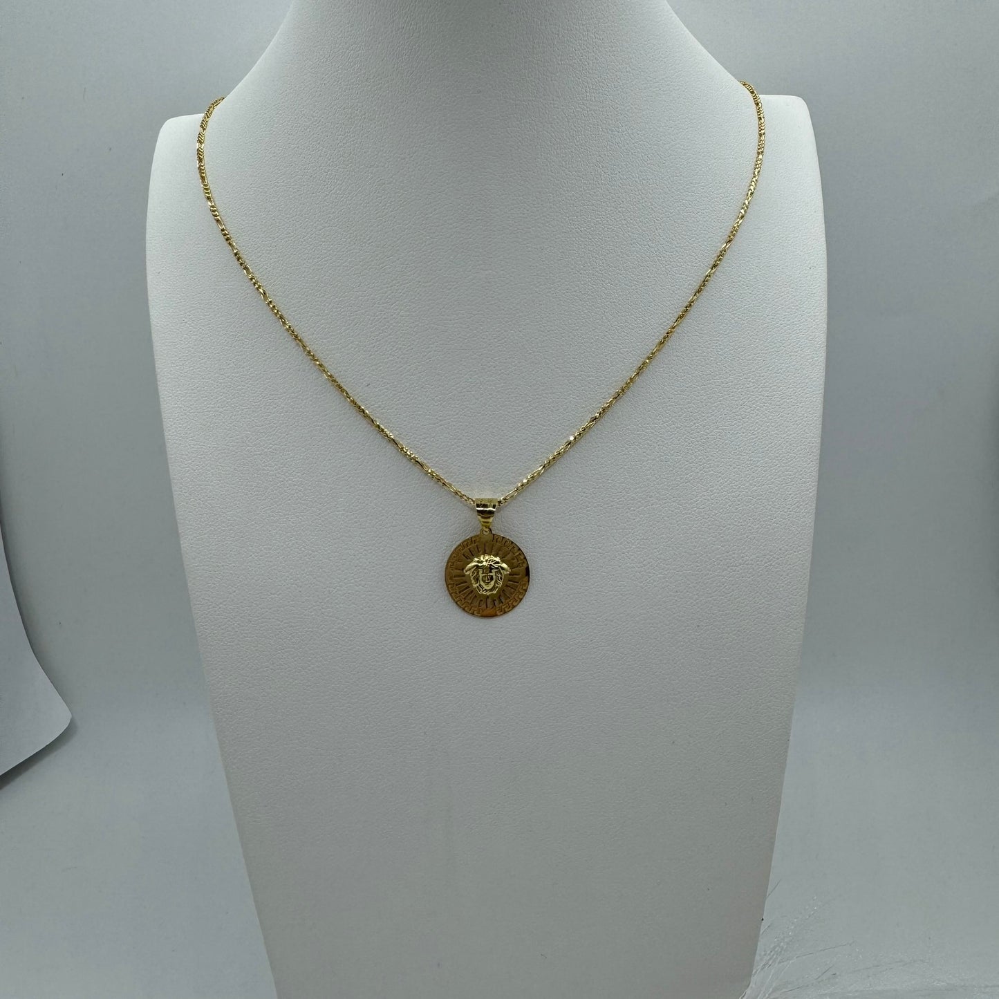 Collana 3+1 con medusa oro